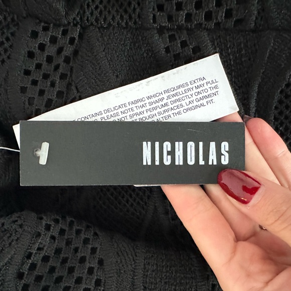 NWT NICHOLAS Wave Lace Off Shoulder Dress in black size 4 - Picture 6 of 8